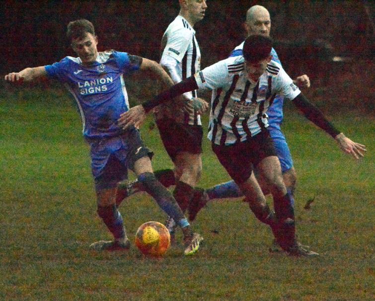Action from from Monkton Lane wher it finished in a draw between Monkton v Neyland